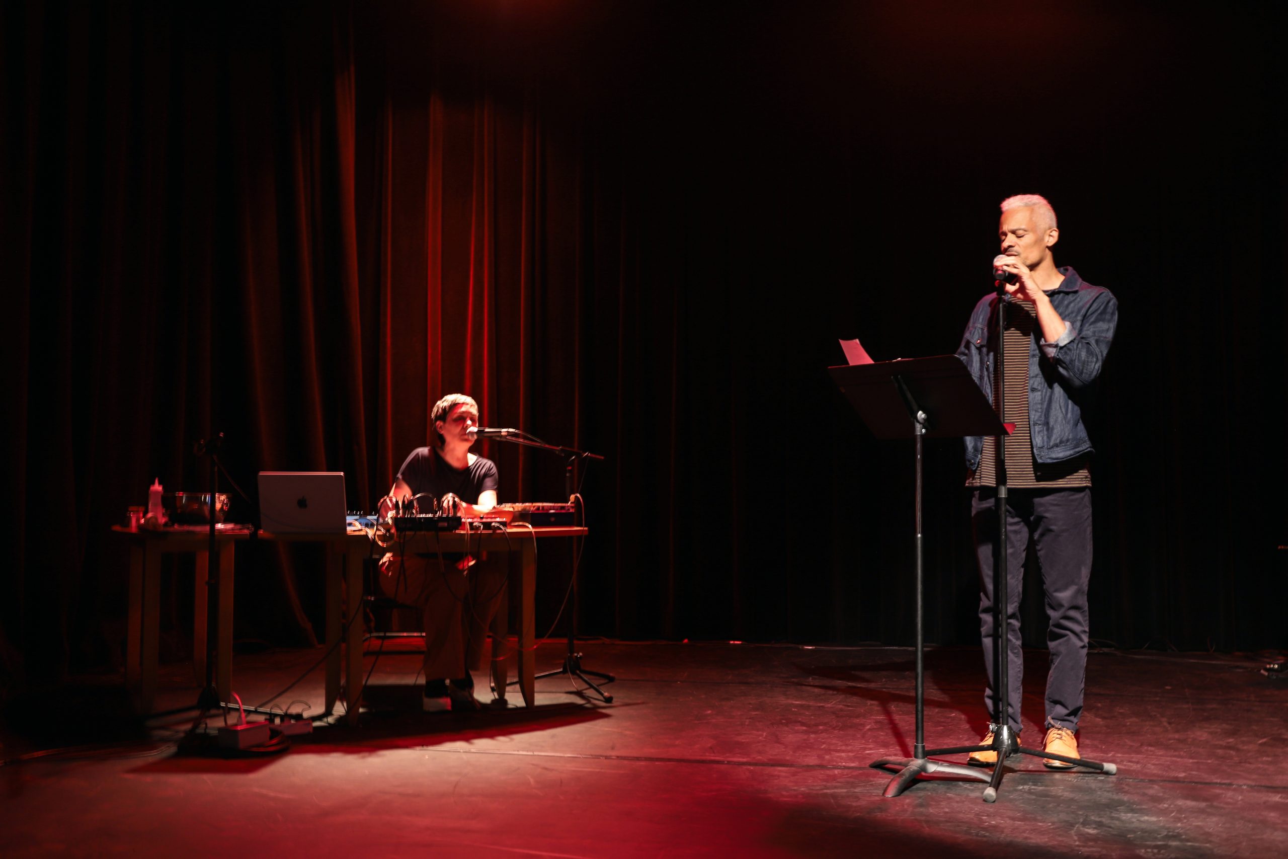 Kaie Kellough et Oana Avasilichioaei à l'Alliance française de Toronto